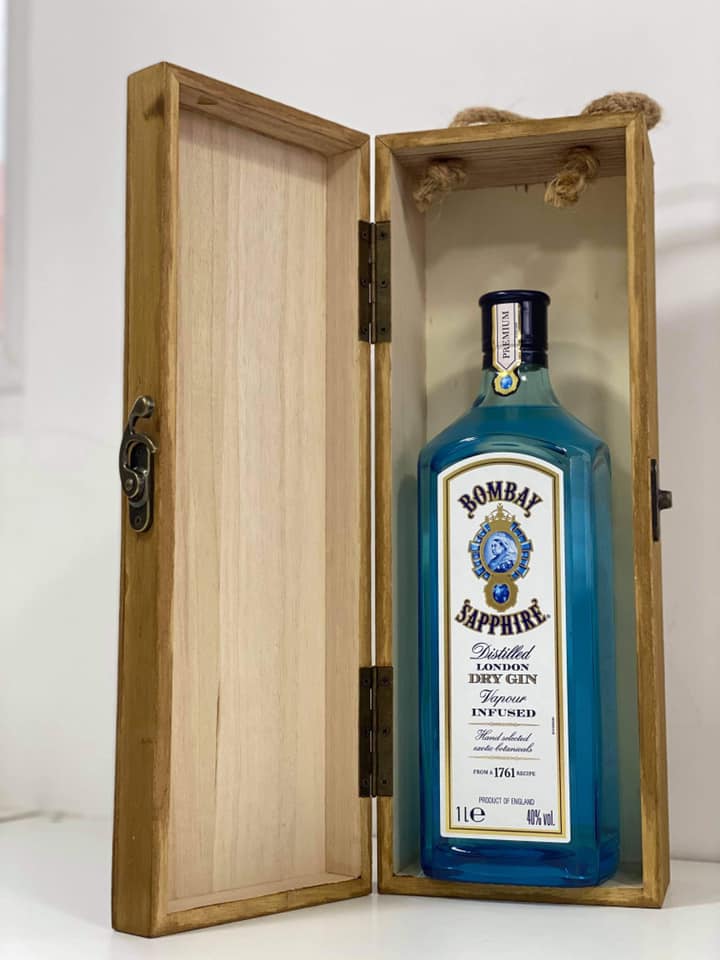 Personalised Wooden Bottle Boxes – Thoughtful Gifts with a Unique Touch