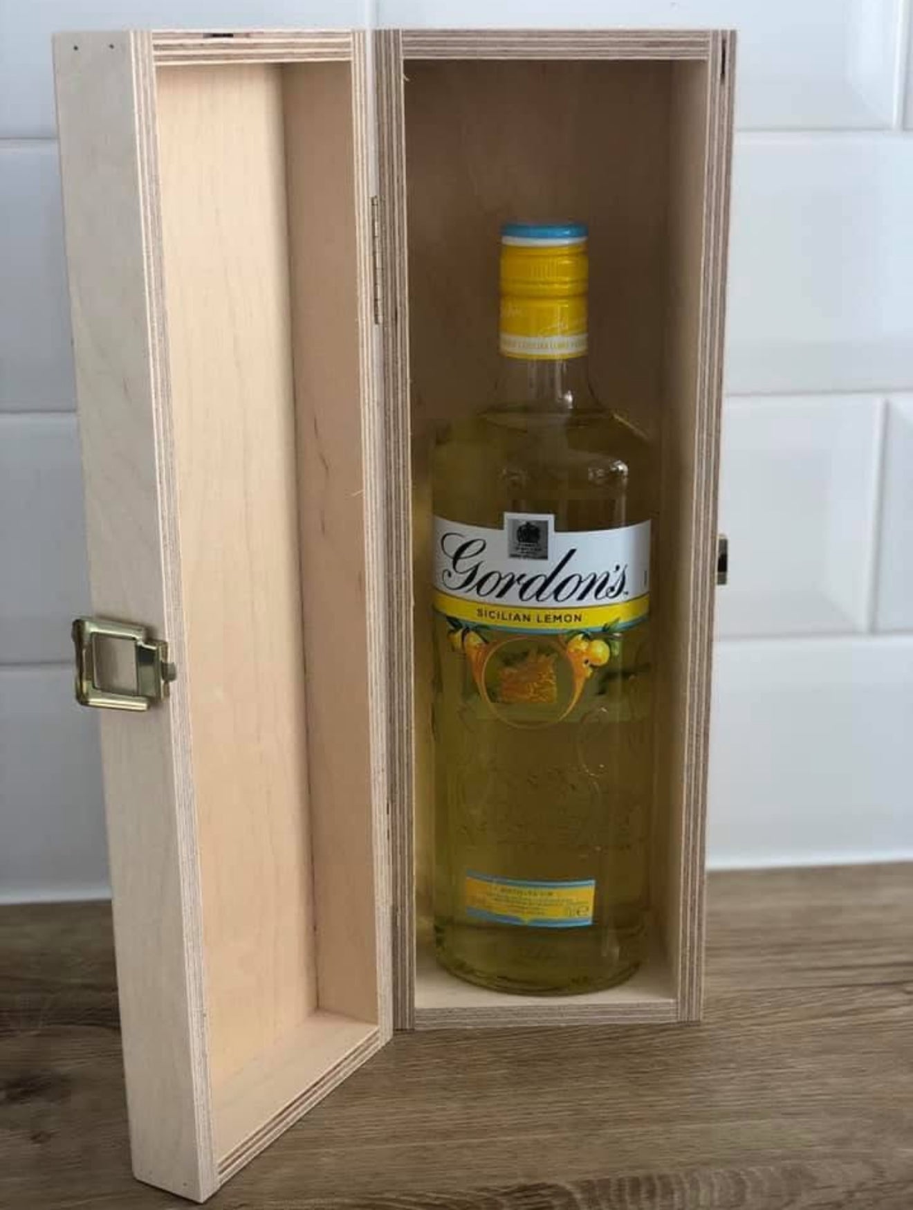Personalised Wooden Bottle Boxes – Thoughtful Gifts with a Unique Touch