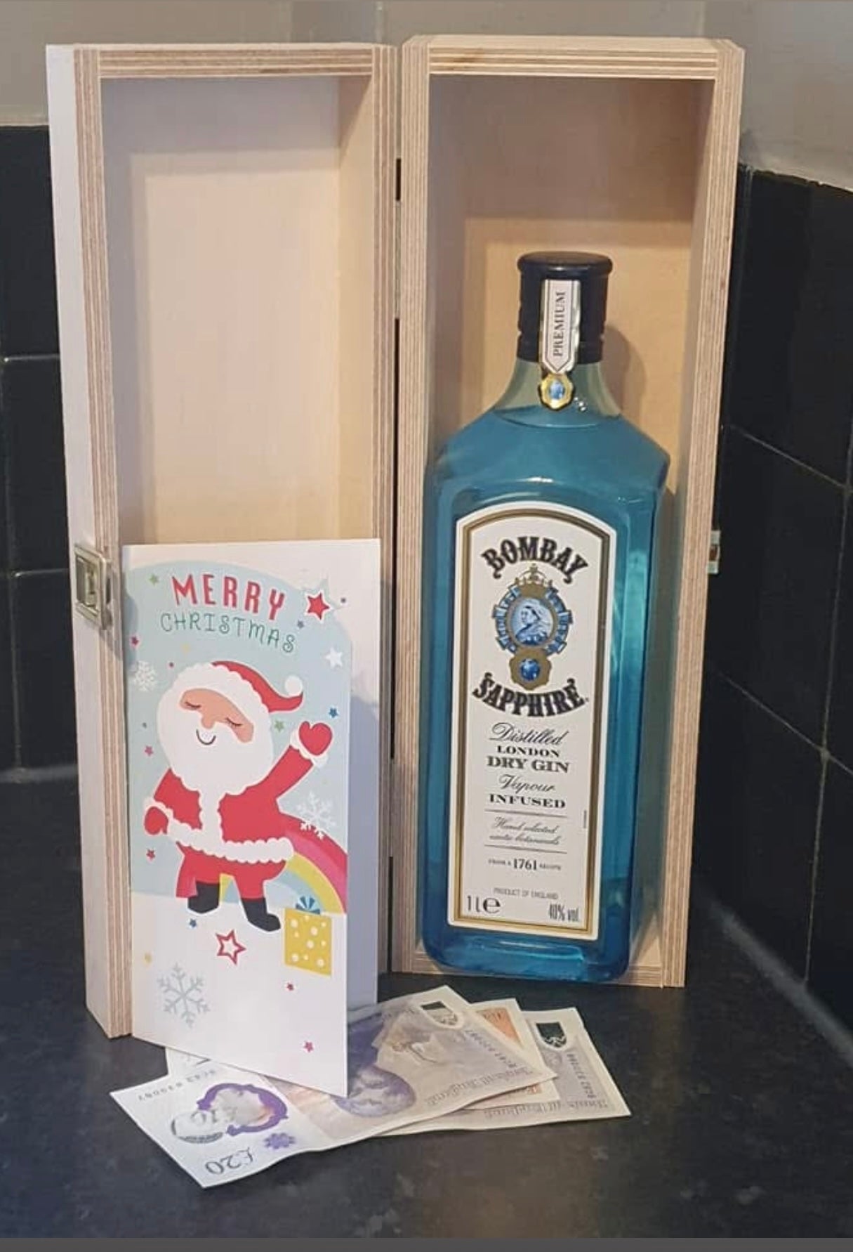 Personalised Wooden Bottle Boxes – Thoughtful Gifts with a Unique Touch